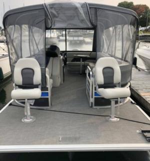 type of boat rental in Salaberry-de-Valleyfield, QC