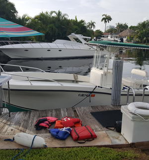 type of boat rental in Dania Beach, FL