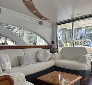 type of boat rental in Miami Beach, FL