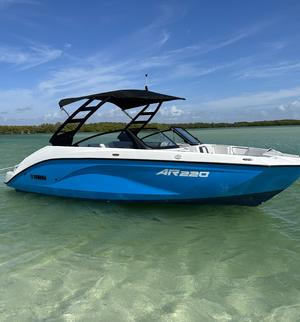make model boat rental in Gulfport, FL